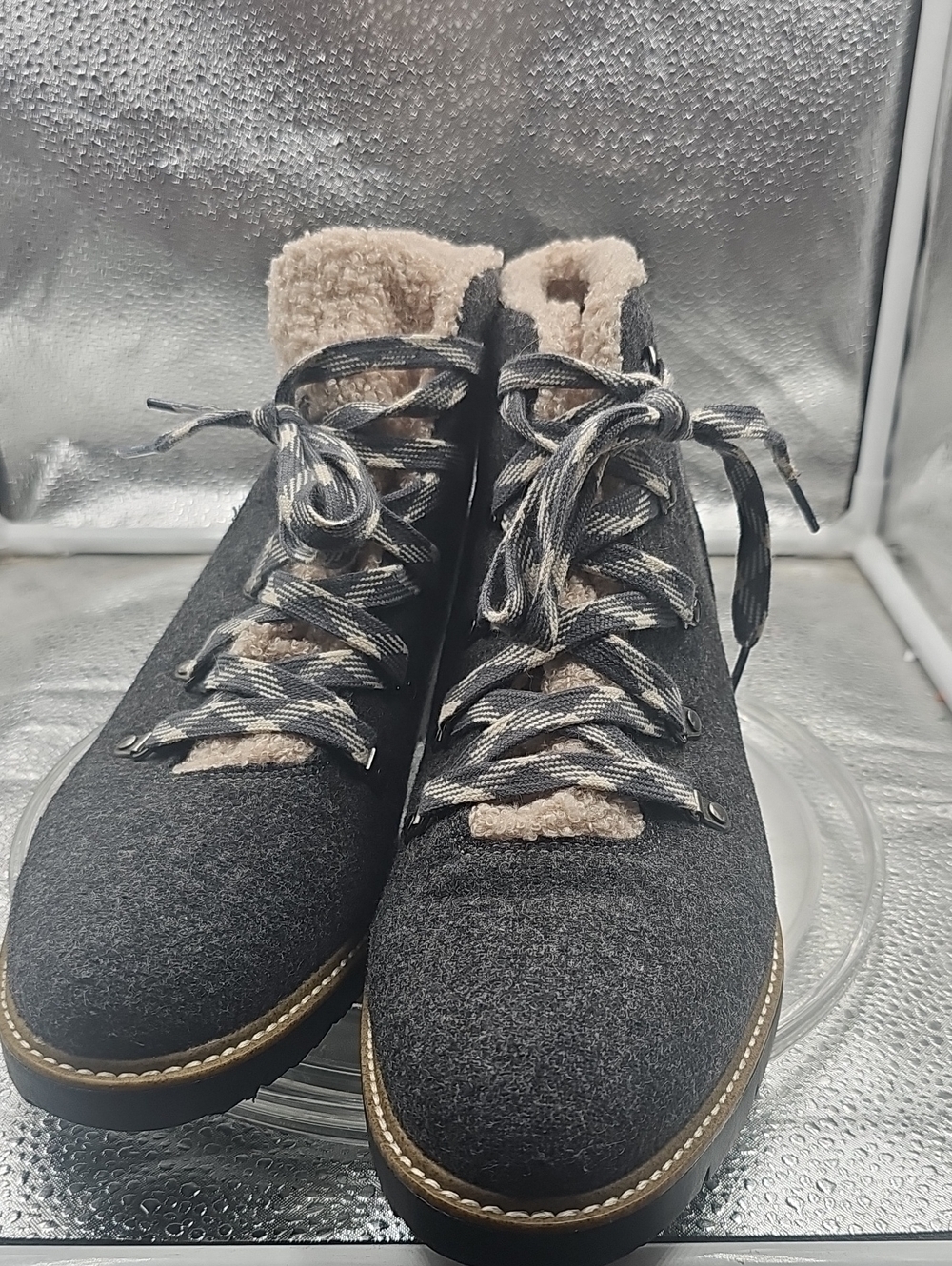 W Gray Shoes  Sz 9M.​